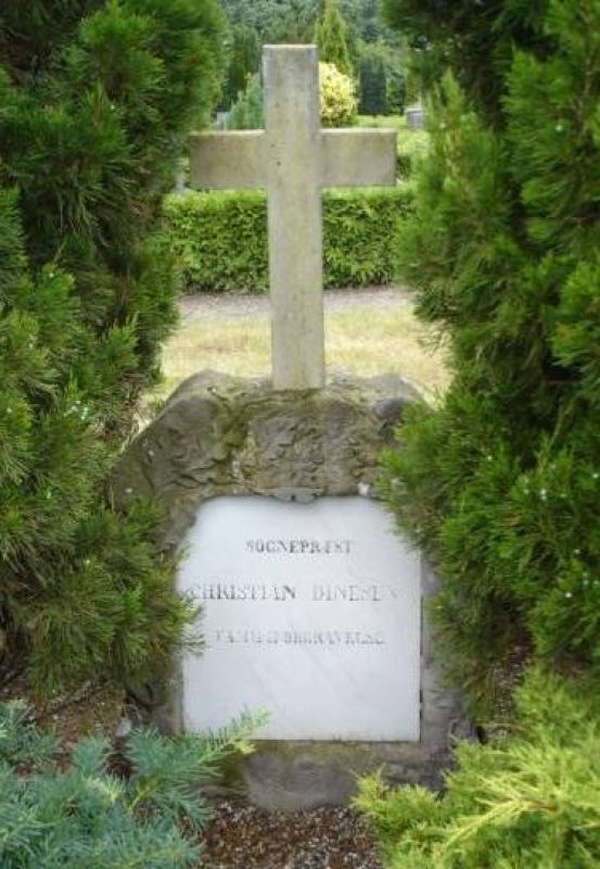 Christian Dinesen's familiegravsted.jpg